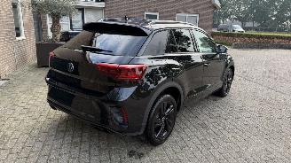 Volkswagen T-Roc  picture 2