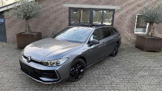 Volkswagen Passat VW Passat 1.5 TSI eHybrid 150kW R-Line PANO MASSAGE HUD Trekhaak VOL VOL picture 24