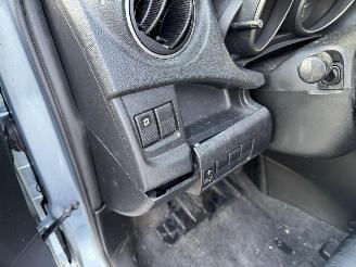 Mazda 5 7 PLACES picture 19