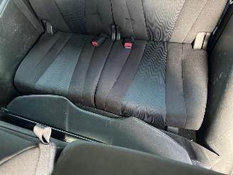 Mazda 5 7 PLACES picture 16