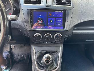 Mazda 5 7 PLACES picture 20
