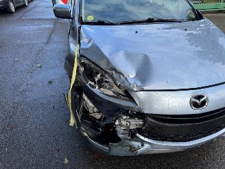 Mazda 5 7 PLACES picture 9