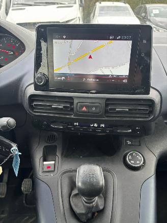 Peugeot Rifter 5 SEATS picture 10