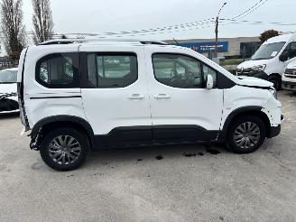 Peugeot Rifter 5 SEATS picture 18