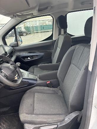 Peugeot Rifter 5 SEATS picture 4