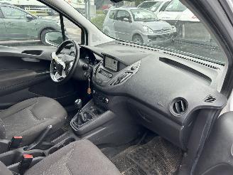 Ford Transit Courier Van  picture 6