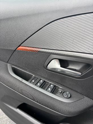 Peugeot 208  picture 11
