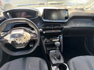 Peugeot 208  picture 4