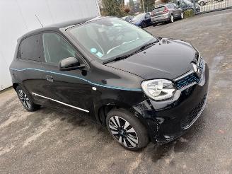 damaged passenger cars Renault Twingo  2021/12