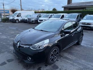 Coche accidentado Renault Clio  2014/10