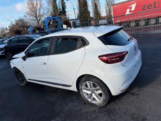 skadebil auto Renault Clio  2021/12