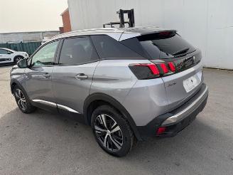 Damaged car Peugeot 3008 AUTOMAAT 2019/12