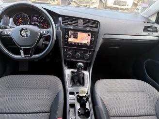 Volkswagen Golf  picture 3