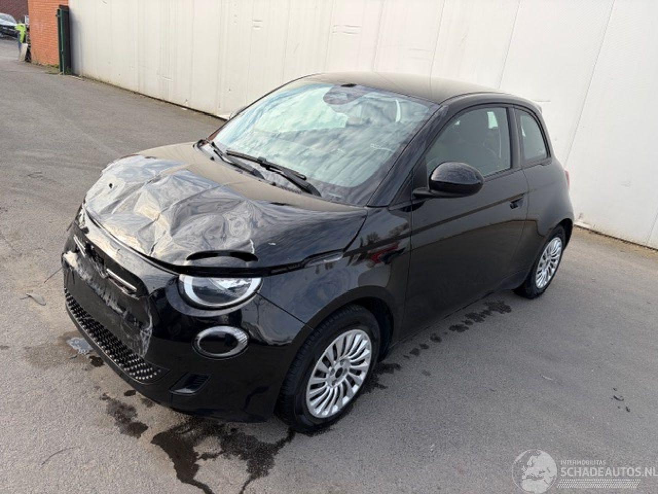 Fiat 500E 