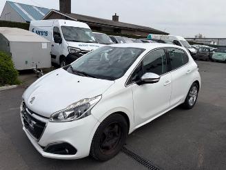 Peugeot 208  picture 4