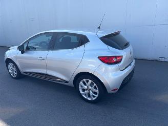 skadebil auto Renault Clio LIMITED 2019/2