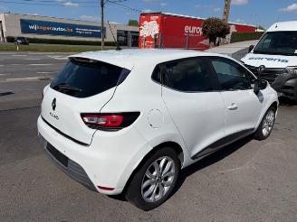 Schadeauto Renault Clio  2017/5