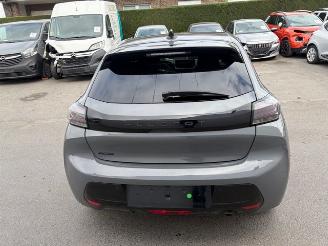 Peugeot 208  picture 2