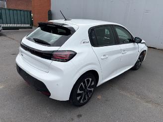 Vaurioauto  passenger cars Peugeot 208 STYLE 2024/12