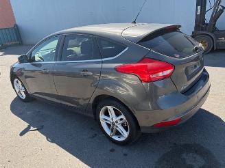 Schadeauto Ford Focus  2016/6