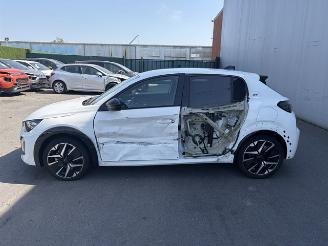 Peugeot 208 GT LINE picture 2