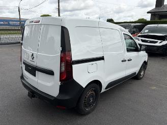krockskadad bil auto Renault Express  2021/4