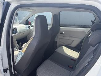 Volkswagen Up! BEATS STUDIO picture 6