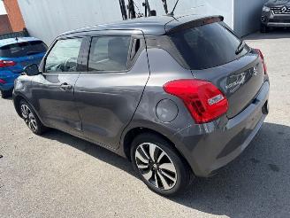 Suzuki Swift HYBRID picture 2