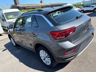 Volkswagen T-Roc  picture 3