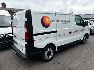 skadebil bedrijf Renault Trafic  2022/6