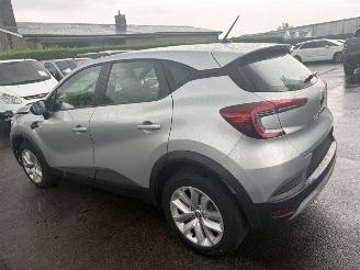 Vaurioauto  passenger cars Renault Captur  2022/7