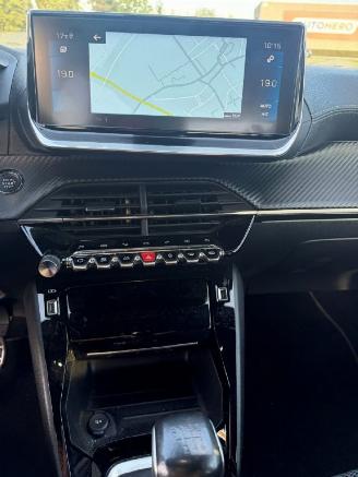 Peugeot 208 GT LINE picture 13