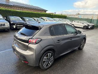 Peugeot 208  picture 3