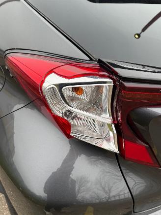 Toyota C-HR 1.8 Hybrid Dynamic picture 15