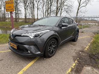 Damaged car Toyota C-HR 1.8 Hybrid Dynamic 2018/9