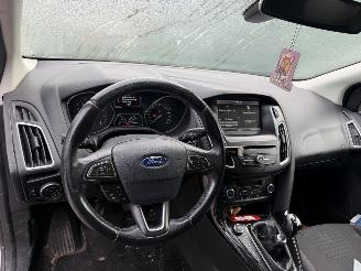 Ford Focus Wagon 1.0 Titanium picture 10