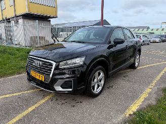 Schadeauto Audi Q2 30 TFSI S Edition 2020/10