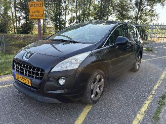 Damaged car Peugeot 3008 1.6 VTi Première 2010/1