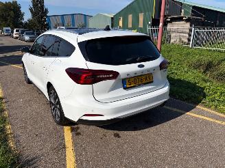 Ford Focus Wagon 1.0 Ecoboost Hybrid Titanium picture 2