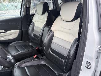 Renault Captur 1.2 TCe Initiale Paris picture 11