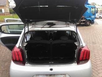 Peugeot 108 108, Hatchback, 2014 1.0 12V picture 21