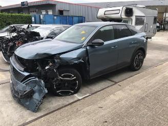 Salvage car Peugeot 3008 3008 III, MPV, 2023 e-210 73 kWh 2024/9