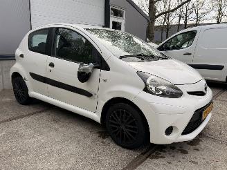 Toyota Aygo 1.0 VVT-i Now NationaleAutoPas Origineel NL Airco! picture 6