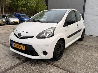 Coche accidentado Toyota Aygo 1.0 VVT-i Now NationaleAutoPas Origineel NL Airco! 2013/1
