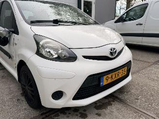 Toyota Aygo 1.0 VVT-i Now NationaleAutoPas Origineel NL Airco! picture 4