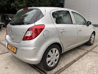 Opel Corsa 1.2-16V Enjoy, automaat picture 14
