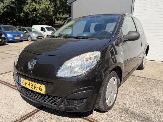 Vaurioauto  passenger cars Renault Twingo 1.2 Airco ! Volledig rijdbaar! APK 2008/10
