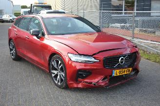 Unfallwagen Volvo V-60 2.0 B3 R-Design Pano H&K Leer 45000 km Nap 2021/1