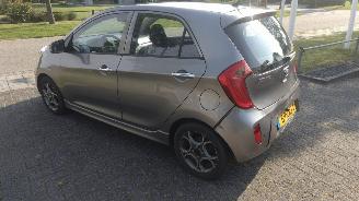 Kia Picanto 1.0 CVVT Design Ed.Mooie luxe uitvoering!! picture 4