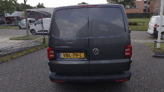 Volkswagen Transporter 2.0 TDI 150pk 2019 Mooie nette bus !! picture 6